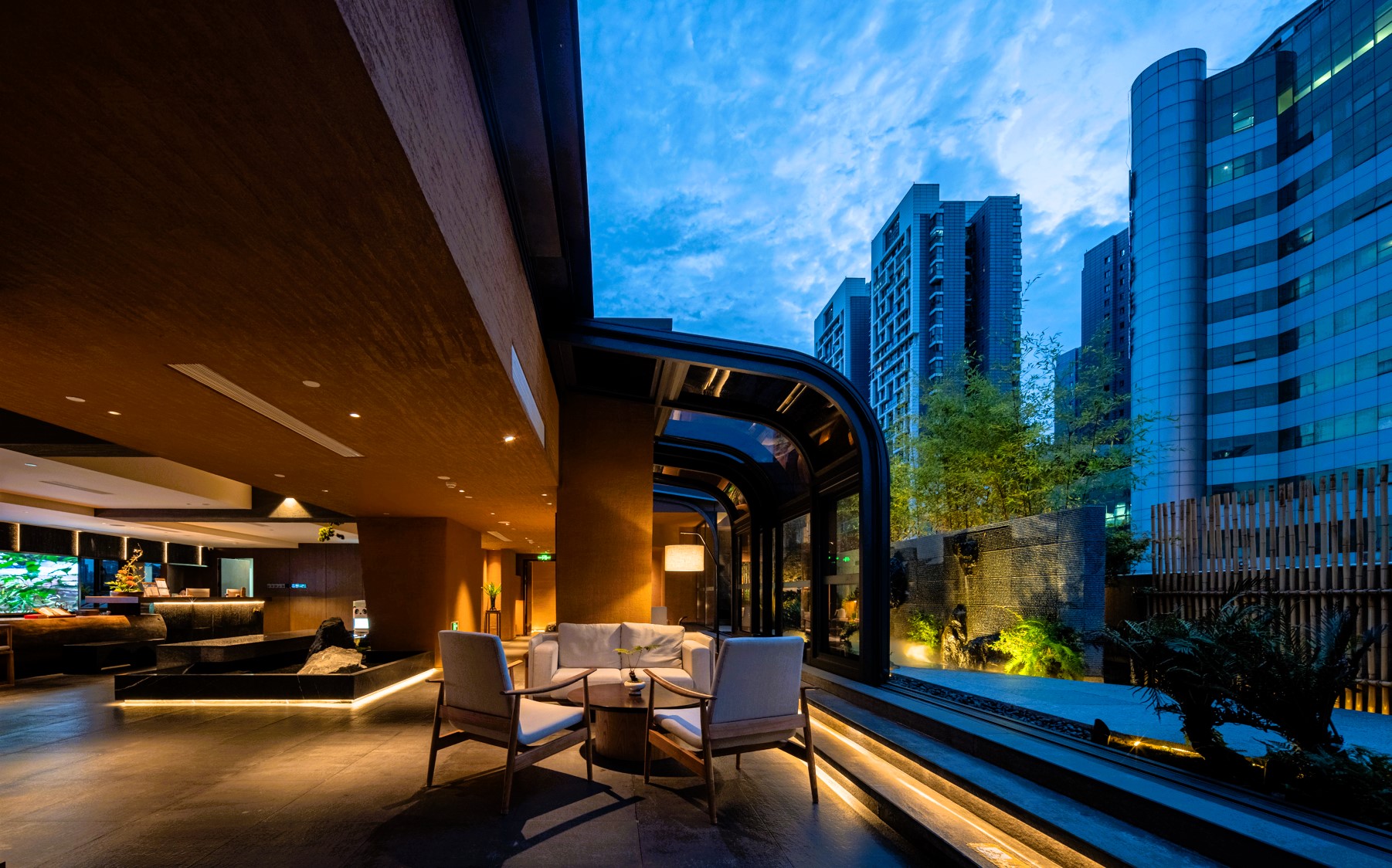 ☆ひょ 中国語 / 中国と日本 観光業・都市環境・建設計画・宿泊施設